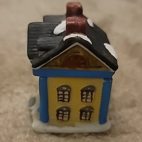 Vintage Porcelain Trinket Box House - Picture 5 of 7